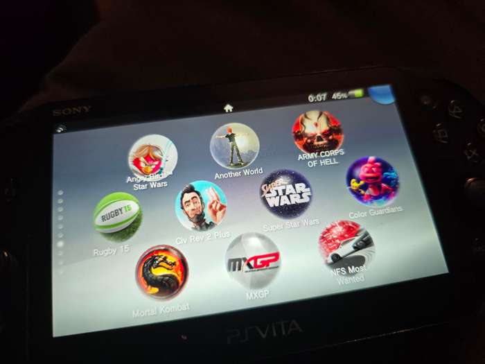 PS Vita 2000 Console - 128gb Memory Card - (B05)