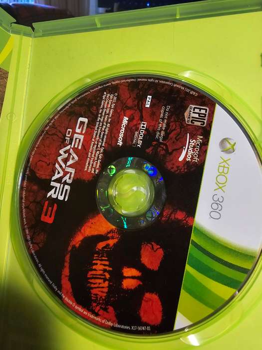 XBOX 360 - Gears of War 3 - some scuffing to disc, but plays
