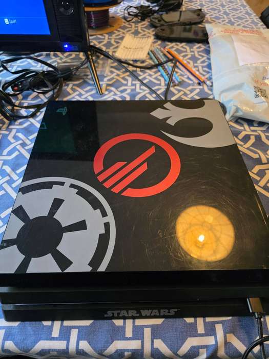 PS4 Playstation Pro 1TB - Star Wars Edition