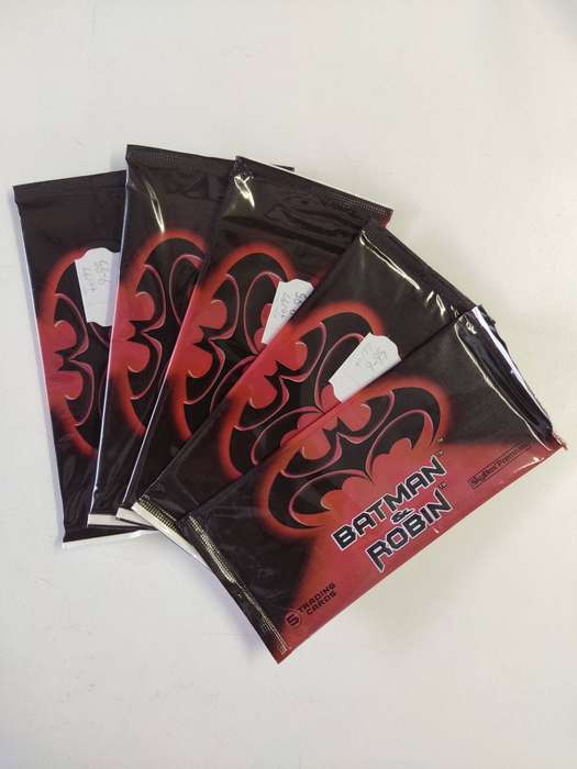 25 x 1997 Batman & Robin Skybox Premium Trading Card Packs