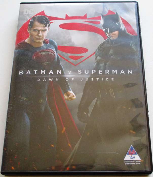 BATMAN VS SUPERMAN Dawn of Justice DVD [BBOX 12]