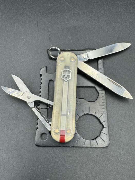 Victorinox Classic Colours Grey Trans  58mm
