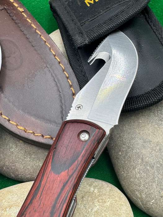 MUELA KNIVES SPAIN. BISONTE 11R KNIFE. + Folding Gut HOOK