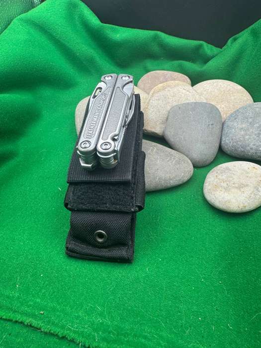 Leatherman Charge Titanium includes Molle Pouch