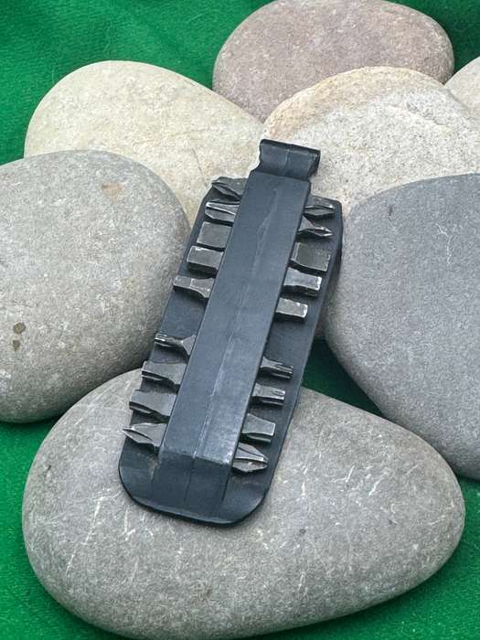 Leatherman Charge Titanium includes Molle Pouch