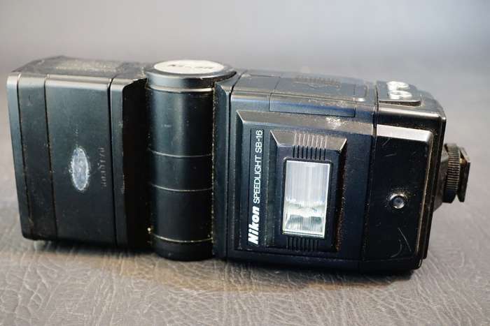 Nikon SB-16B Speedlight Flash with AS-9 Shoe Mount for Nikon Cameras  **Good Condition**