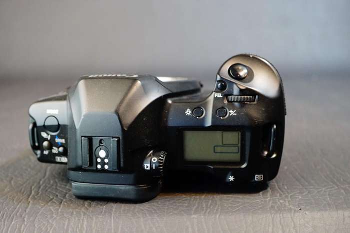 Canon EOS 3 35mm SLR Film Camera Body with Eye Focus Control **Fungus in Viewfinder**