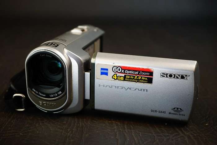 Sony Handycam DCR-SX40 Camcorder Digital Video Camera Recorder **Good Condition**