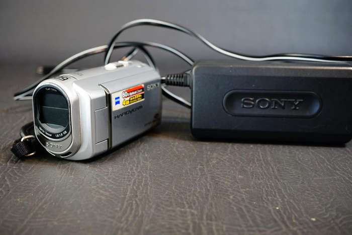 Sony Handycam DCR-SX40 Camcorder Digital Video Camera Recorder **Good Condition**
