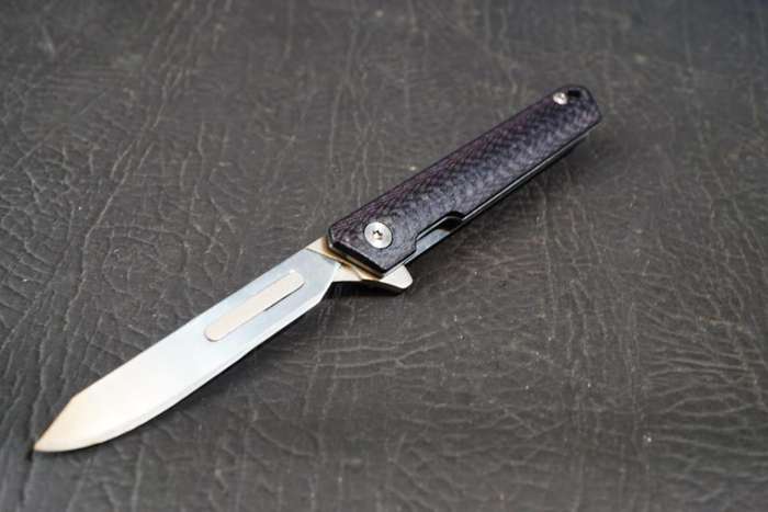 Carbon Fiber Folding Scalpel Knife with Liner Lock uses #60 Blades **5 Blades Included**
