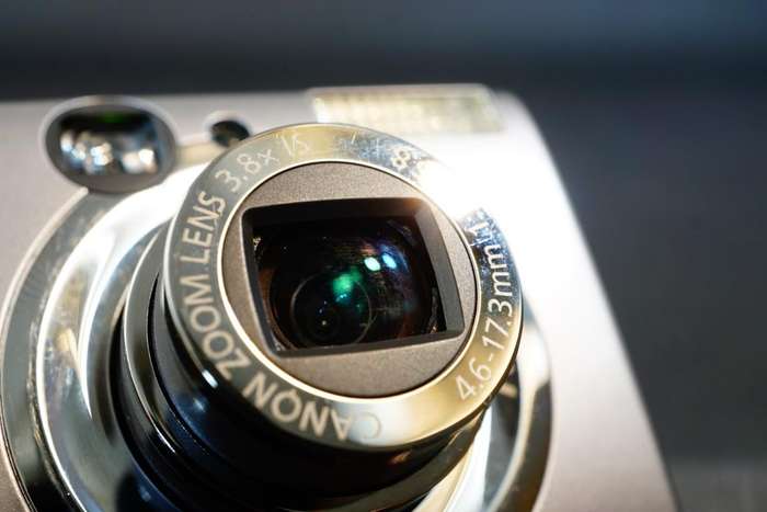 Canon PowerShot ELPH SD800 IS / Digital IXUS 850 IS 7.1mp Compact Digital Camera **Great Condition**