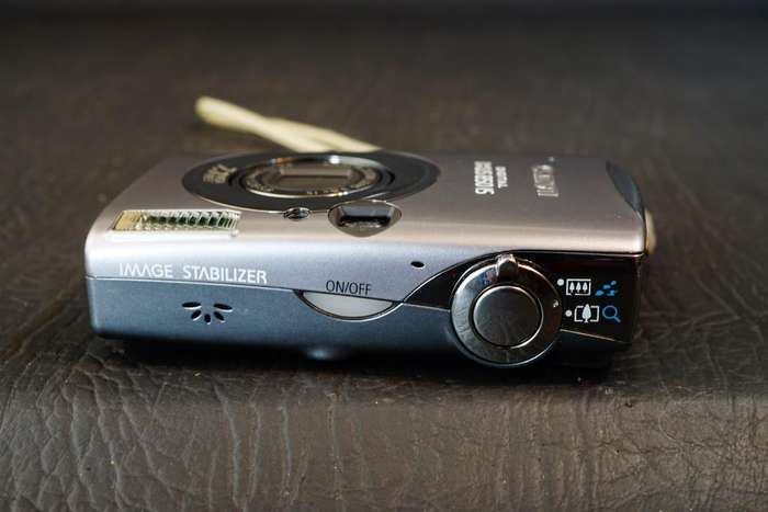 Canon PowerShot ELPH SD800 IS / Digital IXUS 850 IS 7.1mp Compact Digital Camera **Great Condition**