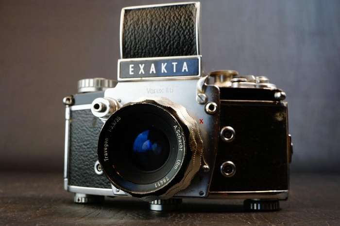 Ihagee Exakta Varex IIb 35mm SLR Camera with Travegon 35mm F3.5 Lens  **Well Used Condition**