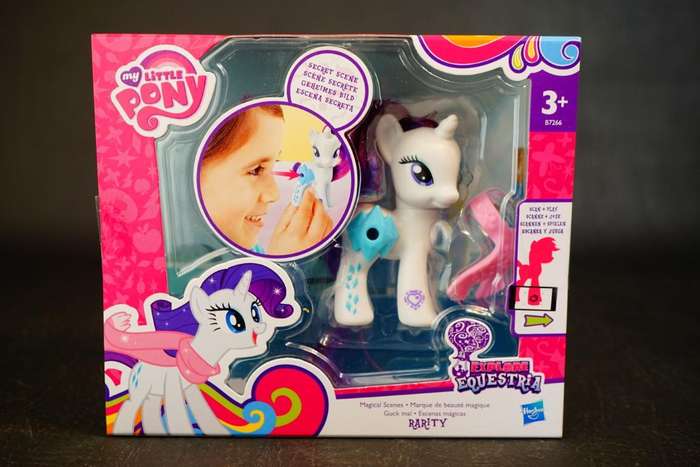 My Little Pony Rainbow Rarity Explore Equestria Magical Scene Hasbro 2015  **New Old Shop Stock**
