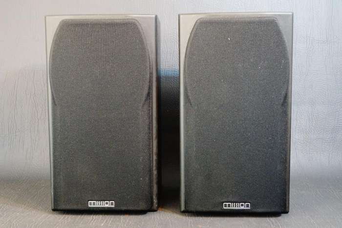 Mission 732 2-Way Reflex Bookshelf Speakers 25-75 Watts 8 Ohms **Great Condition**