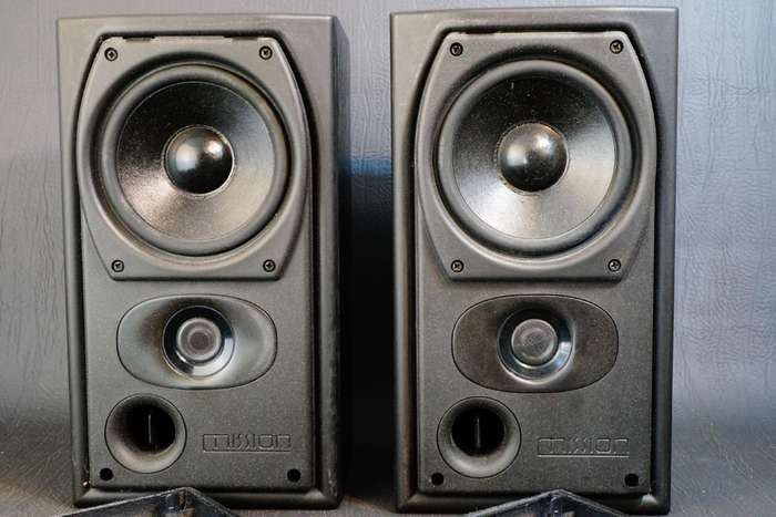 Mission 732 2-Way Reflex Bookshelf Speakers 25-75 Watts 8 Ohms **Great Condition**