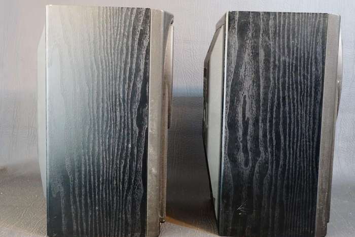 Mission 732 2-Way Reflex Bookshelf Speakers 25-75 Watts 8 Ohms **Great Condition**