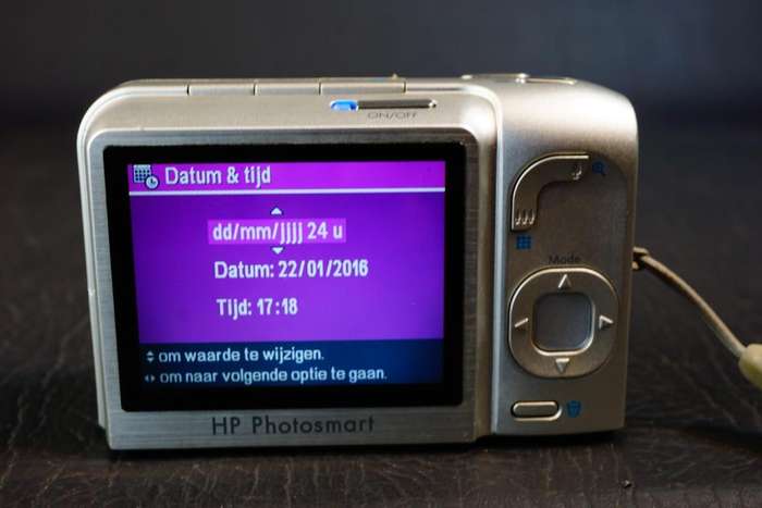 HP Digital Camera Photosmart M627 7.0MP Compact Digital Camera uses AA Batteries **Good Condition**