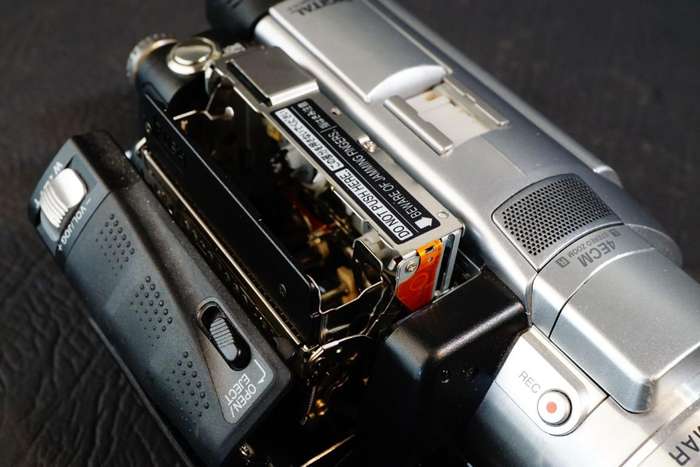 Panasonic NV-GS400 4.0MP 3CCD True Color Mini DV Hybrid Camcorder with 12x Zoom **Great Condition**