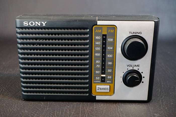 Sony ICF-F10 FM Stereo Reception / AM 2 Band Reception **Good Condition**
