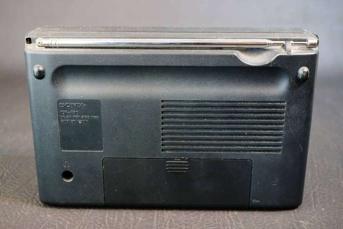 Sony ICF-F10 FM Stereo Reception / AM 2 Band Reception **Good Condition**