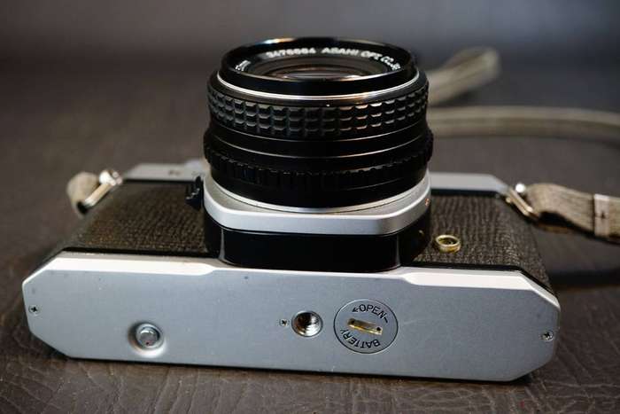 Pentax K1000 35mm SLR Film Camera with Pentax 50mm F1.7 Lens  **Great Condition**