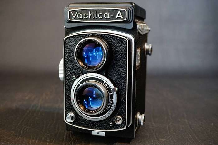 Yashica-A 6x6 TLR with Yashikor 80mm F3.5 Lens 120 Roll Film Camera  **Great Condition**