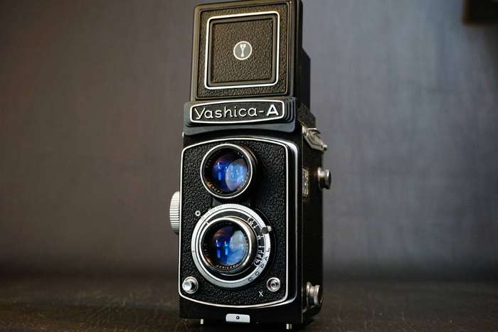 Yashica-A 6x6 TLR with Yashikor 80mm F3.5 Lens 120 Roll Film Camera  **Great Condition**