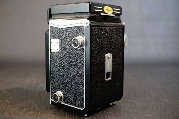 Yashica-A 6x6 TLR with Yashikor 80mm F3.5 Lens 120 Roll Film Camera  **Great Condition**