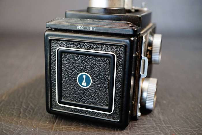 Yashica-A 6x6 TLR with Yashikor 80mm F3.5 Lens 120 Roll Film Camera  **Great Condition**