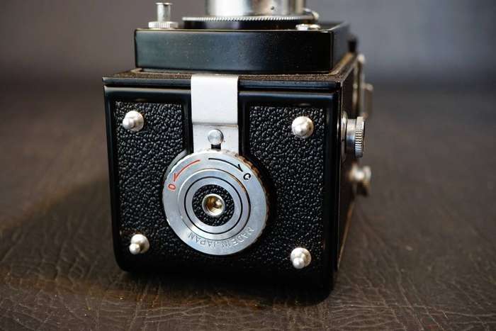 Yashica-A 6x6 TLR with Yashikor 80mm F3.5 Lens 120 Roll Film Camera  **Great Condition**