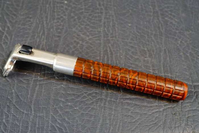 Vintage Gillette Contour Razor with Tortoise Shell Bakelite Handle **Great Condition**