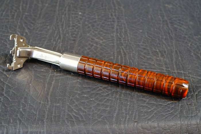Vintage Gillette Contour Razor with Tortoise Shell Bakelite Handle **Great Condition**