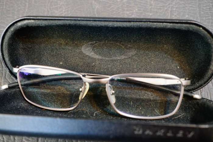 Oakley Wingfold Satin Brushed Chrome OX5100-0352 52-16-139 Optical Eyeglasses **Good Condition**