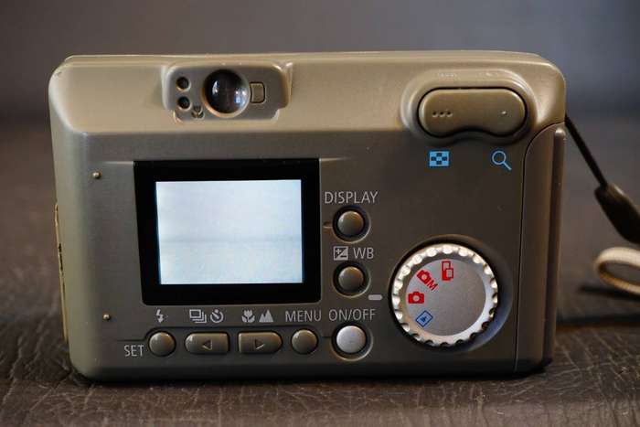 Canon PowerShot A20 2.1MP 3x Zoom Compact Digital Camera **Great Condition**