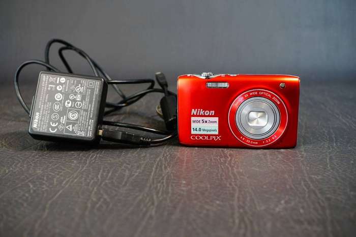 Nikon COOLPIX S3100 Compact Digital Camera 14.0MP 5x Optical Zoom **Great Condition**