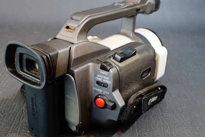 CANON DM-XM1 E 3CCD GL1 Mini DV Tape Semi Professional HANDYCAM Camcorder  **Great Condition**