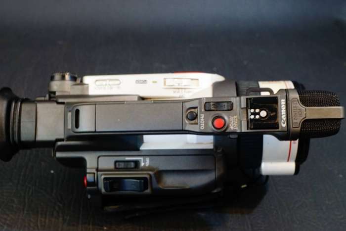 CANON DM-XM1 E 3CCD GL1 Mini DV Tape Semi Professional HANDYCAM Camcorder  **Great Condition**