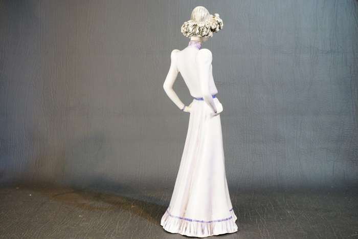 Tarcisio Tosin Pottery Art Deco 1930s Italian Figurine of an Elegant Lady