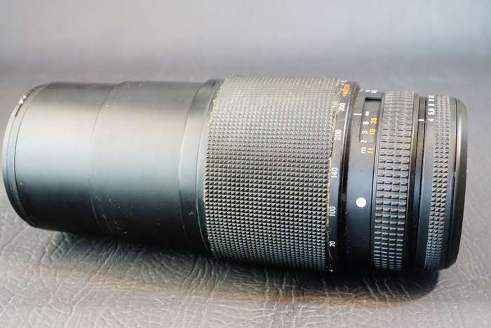Contax Carl Zeiss Vario-Sonnar 70-300mm f/4-5.6 for Canon EF Mount