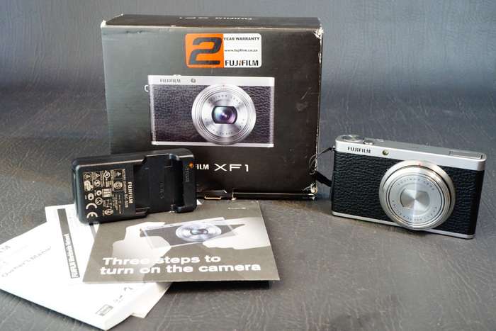 Fuji Fujifilm XF1 12.0MP Compact Digital Camera **Lens Control Error Spares or Repair**
