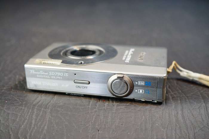 Canon PowerShot Digital ELPH SD790 IS / Digital IXUS 90 IS 10.0MP Digital Camera **Good Condition**