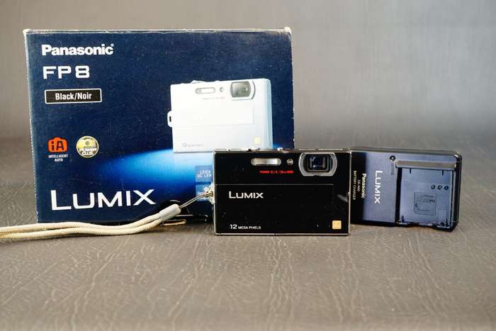 Panasonic Lumix DMC-FP8 12MP Zoom Slim Digital Camera in Box **Good Condition**