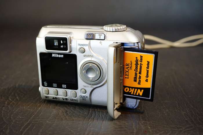 Nikon COOLPIX 775 and 4300 Compact Digital Camera Combo Set **Good Condition**