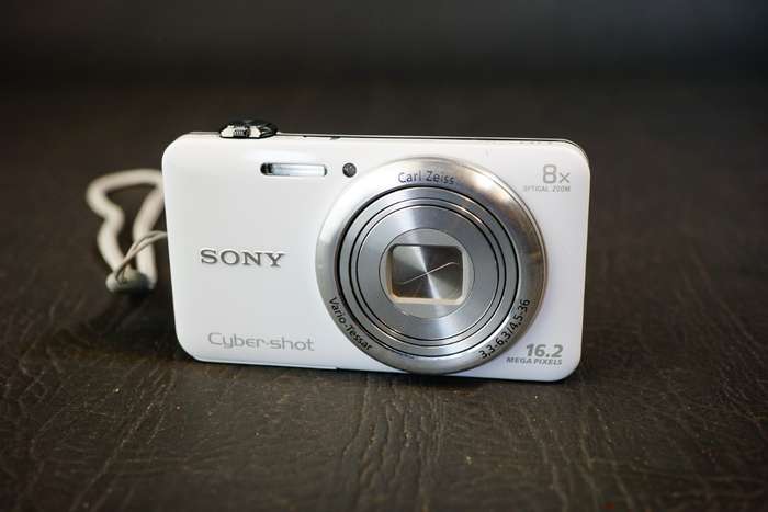 Sony Cyber-shot DSC-WX80 16.2 MP Digital Compact Camera White **Great Condition**