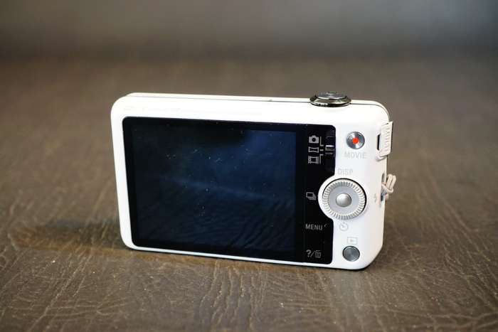 Sony Cyber-shot DSC-WX80 16.2 MP Digital Compact Camera White **Great Condition**