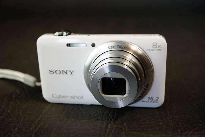 Sony Cyber-shot DSC-WX80 16.2 MP Digital Compact Camera White **Great Condition**