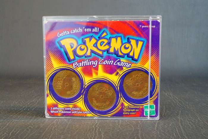 1999 Hasbro Pokemon Battling Coin Game **Great Condition**