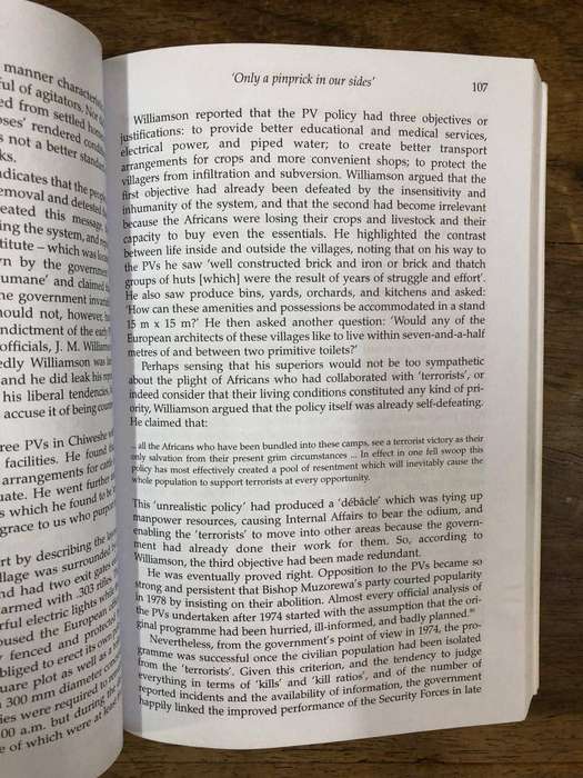 Rhodesians Never Die - Peter Godwin and Ian Hancock (Paperback)