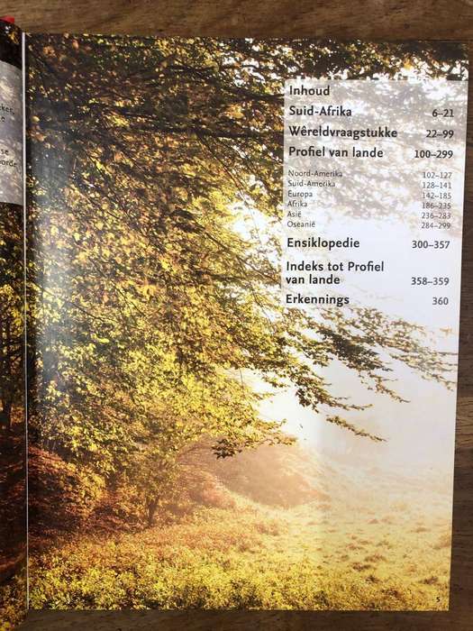 Feitegids van die Wereld - Collins (Hardcover with no dj)